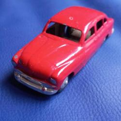 VOITURE  "  FORD VEDETTE "   DINKY  TOY     1 / 43