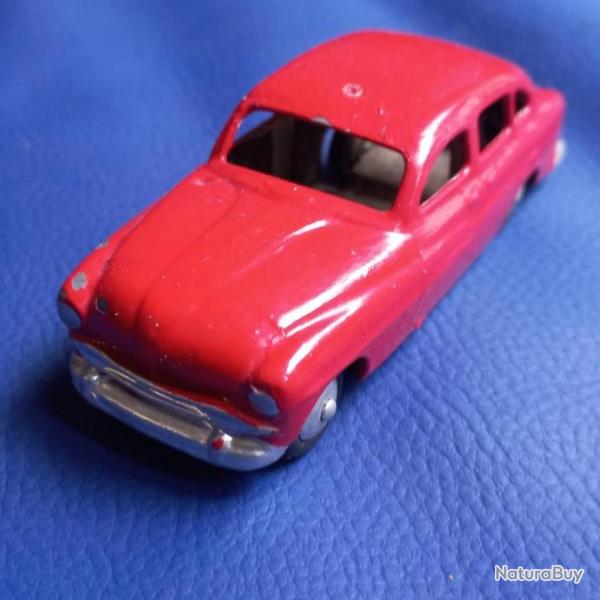 VOITURE  "  FORD VEDETTE "   DINKY  TOY     1 / 43