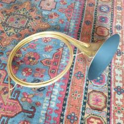 Trompe de chasse A843 en ré semi-légère presque neuve "Nautile" avec embouchure