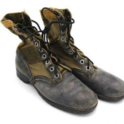 Jungle boots originales taille 7R CIC semelle vibram datée 1967