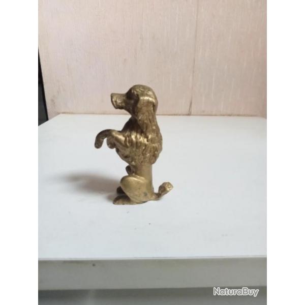 petit chien en bronze dor vers 1920 hauteur 7,5 cm