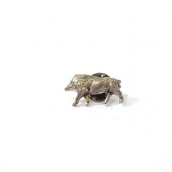Petite broche / pin's sanglier 13mm x 24mm. Collection chasse