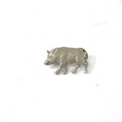 Petite broche / pin's sanglier 19mm x 31mm. Collection chasse nature. 1988 GG HARRIS WILD BOARD 425