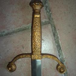 épée lame acier 45 cm garde laiton doré