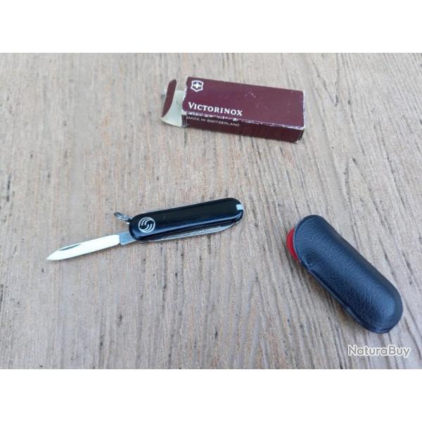 COUTEAU  MINI  VICTORINOX 58mm  . HOUSSE  PLUS BOITE  .  PARFAIT ETAT  .