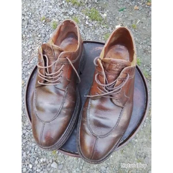 Magnifiques chaussures outdoor HESCHUNG T43 fabrication artisanale excellent tat et belle patine