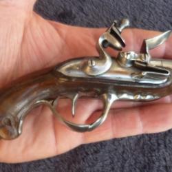 Joli petit pistolet à silex chiens des mers  XVIII siècle