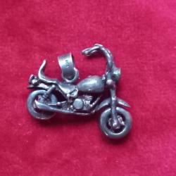 Joli pendentif vintage  moto chopper HD  Argent