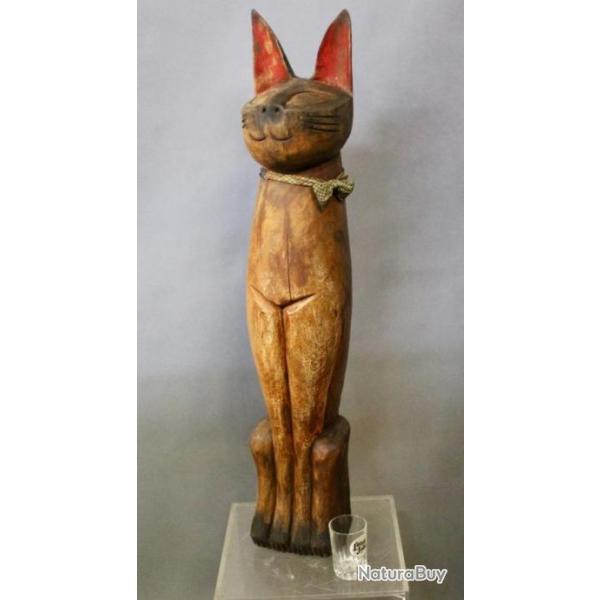 Sculpture de grand chat en bois