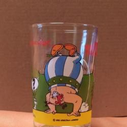 VERRE ASTERIX ET OBELIX, OBELIX DRESSEUR DE CHIENS , GOSCINI UDERZO ®MAILLE® 1990