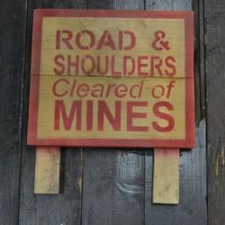 Copie panneau US WW2 Road & Shoulders cleared of mines - idéal déco reconstitution jeep gmc