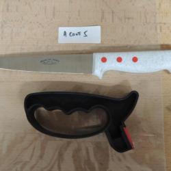 1 couteau de table LAME DE 16 cms haute qualité PRADEL et 1 affuteur PRADEL