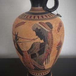 Amphore Grecque en terre cuite représentant-Euterpe déesse de la musique-Instrument de musique Aulos