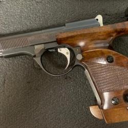 Pistolet Unique DES-69 Olympique calibre 22LR