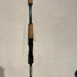 Canne sakura ionizer bass séries 10-30g , 213cm avec moulinet 13 fishing