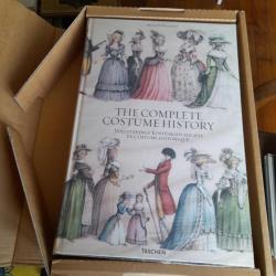 Le costume Historique du monde antique au XIXème siècle- Les Planches complètes en couleurs. Neuf