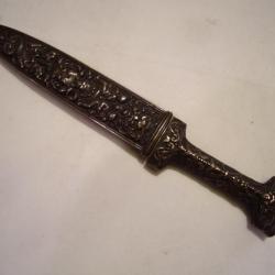 Très belle dague romantique Catalane en bronze fin XIXème