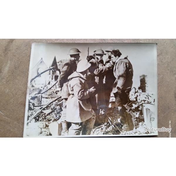 Ancienne Photos de presse  militaires groupe de soldats britanniques et marins franais