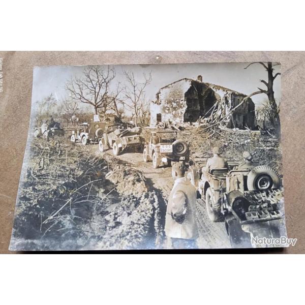 Ancienne photo de presse les troupesbritanniques sur le frond d'Italie. ...voir photos