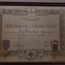 Guerre Algérie diplôme avec 2 décos . Commémorative et croix du combattant