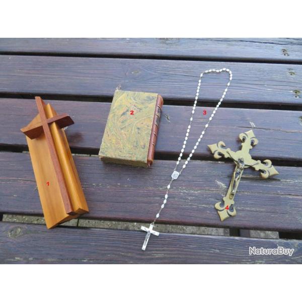 Lot objets religieux - Ancien Crucifix & Livre L'anne liturgique, chapelet en nacre etc...(XX)