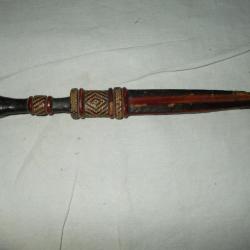 ancien grand couteau poignard africain ethnique cuir guerrier soldat armée afrique gravé