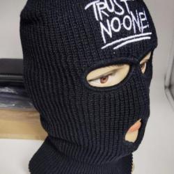 Cagoule 3 trous noire