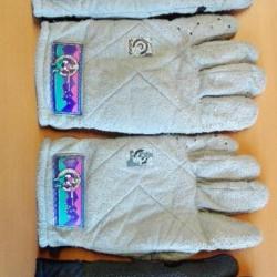 4 gants de marque SAUER, pour carabinier, pour main gauche, taille 8, 9, dans l'état.