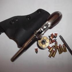 Revolver Iver Johnson DEFENDER 89    Calibre 22 Short. (Les munitions ne sont pas à vendre).