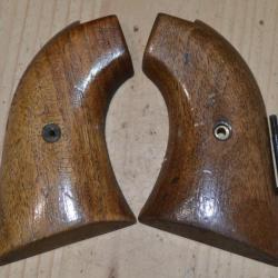 Paire de Plaquettes pour Replique Revolver Poudre Noire-Remington .44?