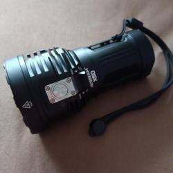 Lampe torche acebeam X50 , 40000 lumens