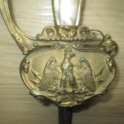 Une belle épée première main Second Empire Napoléon III bronze doré et nacre Aigle couronnée foudres