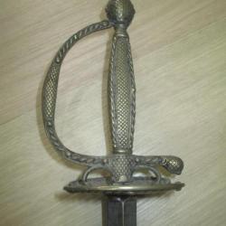 Belle épée dite de cours 18° siècle bronze argentée jus grenier