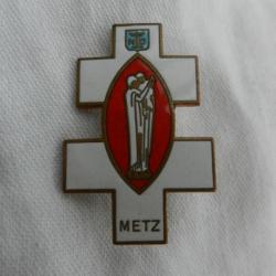 insigne religieux croix de Lorraine émaillée - ND Metz
