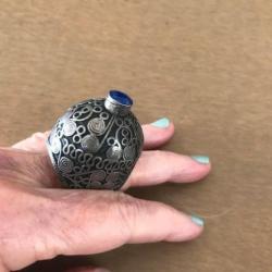 bague afghane argent ciselé pierre lapis lazuli