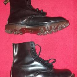 dr martens taille 11 UK ENGLAND comme neuf rare model crampons outdoor chasse foret