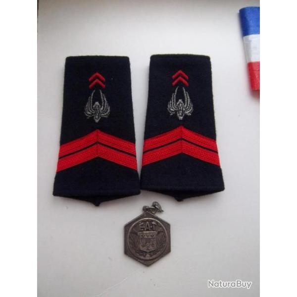 quipement collection lot paulettes militaire cole application train mdaille