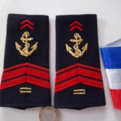 lot militaire fourreaux épaulette Caporal / brigadier 10 ans service