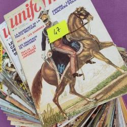 Collection de  50 numéros la revue "Uniforme" comprise entre les numéros 20 et 77
