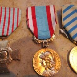 médaille commémorative Algérie maintien ordre sécurité AFN croix combattant Afrique du Nord
