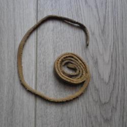 Lacet en cuir  ( type lacets de holster Américain ) 70 cm de longueur