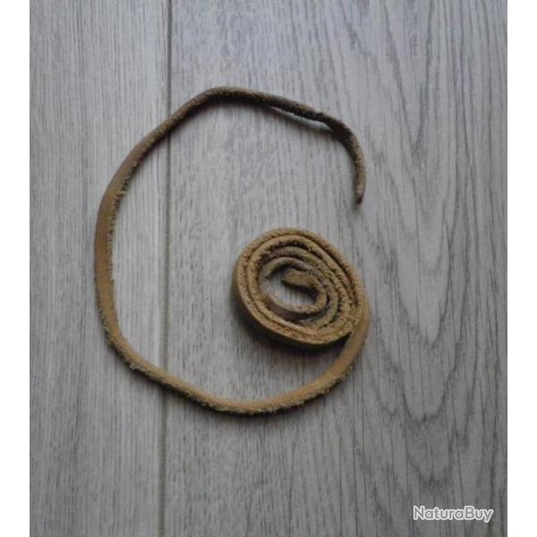 Lacet en cuir  ( type lacets de holster Amricain ) 70 cm de longueur