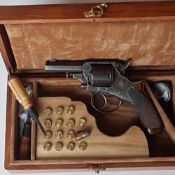 Exceptionnel revolver TRANTER modèle 1868 calibre 450