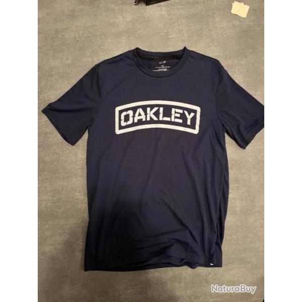 T-Shirt Oakley