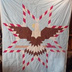 Authentique patchwork indien quilté à la main provenance USA motif aigle calumet.