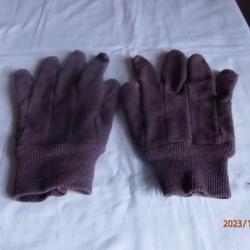 Paire de gants anti froid.