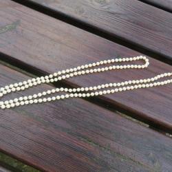 VINTAGE - Ancien Long collier sautoir perles de couleur blanches - Longueur 120 Cm (Vers 1980-90)