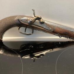 Pistolet à percussion ( ex silex ) d'un grand luxe.