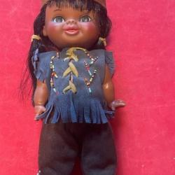 poupée indienne canada tenue traditionnelle cuir 1969