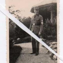 soldat du rad reichsarbeitdienst, ww2  photo en pied képi, brassard, insigne